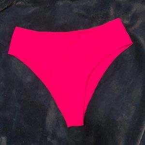 High cut/high waist pink bikini bottoms. NWOT 💕